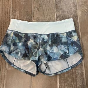 Size 2 2.5” lululemon shorts rare color